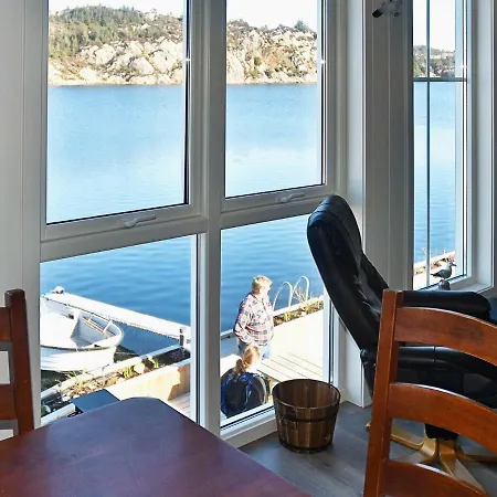 Casa de Férias 8 Person In Urangsvag