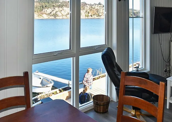 Feriehus 8 Person In Urangsvag