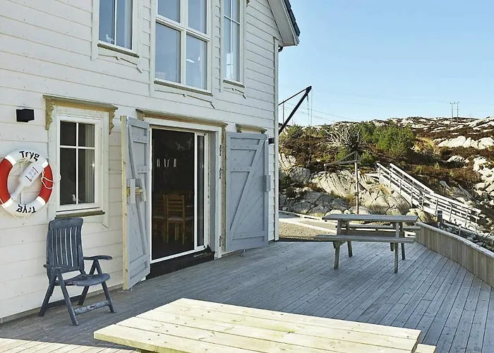 8 Person In Urangsvag Holiday home *