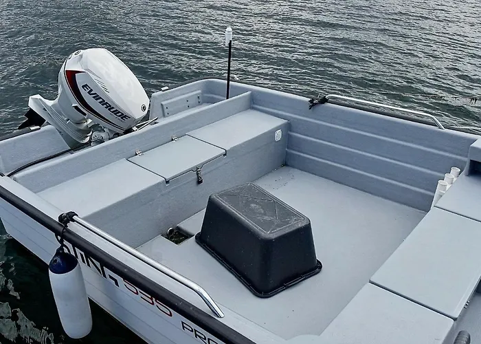 Holiday home 8 Person In Urangsvag *