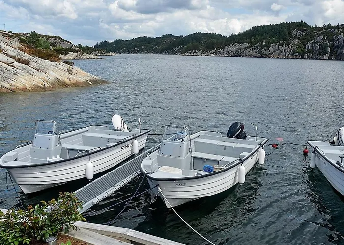 8 Person In Urangsvag Holiday home